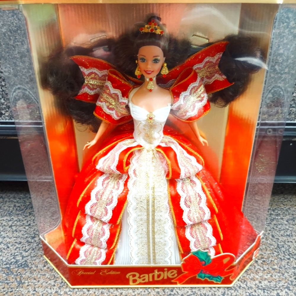 RARE NIB AUTHENTIC Happy Holidays 1997 Barbie Doll SE MISPRINT Green Eyes